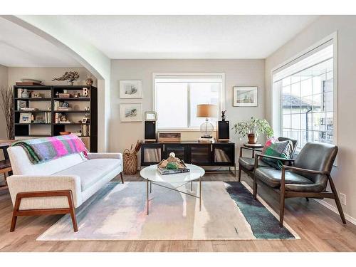 225 Mt Douglas Close Se, Calgary, AB - Indoor Photo Showing Living Room