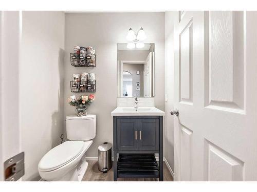 225 Mt Douglas Close Se, Calgary, AB - Indoor Photo Showing Bathroom