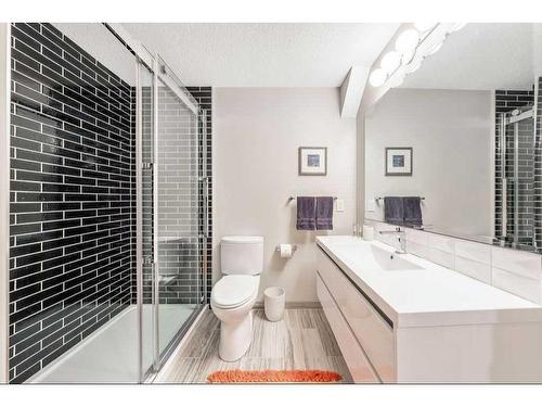 225 Mt Douglas Close Se, Calgary, AB - Indoor Photo Showing Bathroom