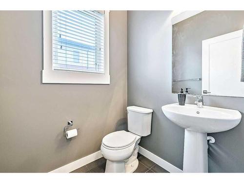 46-111 Rainbow Falls Gate, Chestermere, AB - Indoor Photo Showing Bathroom