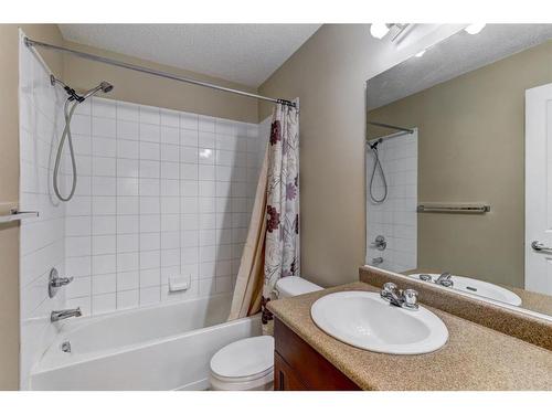 1310-1140 Taradale Drive Ne, Calgary, AB - Indoor Photo Showing Bathroom