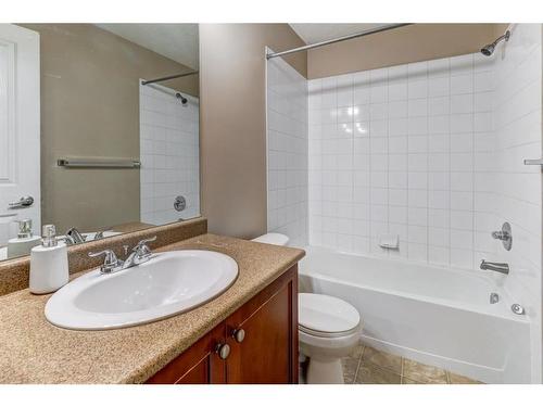 1310-1140 Taradale Drive Ne, Calgary, AB - Indoor Photo Showing Bathroom