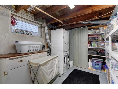 511 10 Avenue Ne, Calgary, AB - Indoor Photo Showing Laundry Room