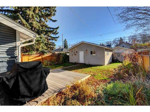 511 10 Avenue Ne, Calgary, AB - Outdoor With Deck Patio Veranda