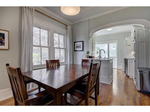 511 10 Avenue Ne, Calgary, AB - Indoor Photo Showing Dining Room