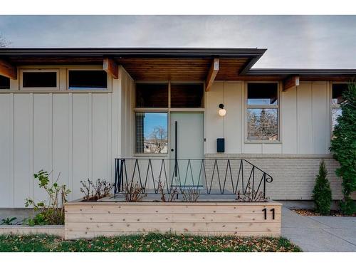 11 Cumberland Drive Nw, Calgary, AB - Outdoor