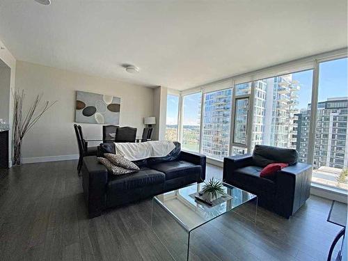 1305-510 6 Avenue Se, Calgary, AB - Indoor Photo Showing Living Room