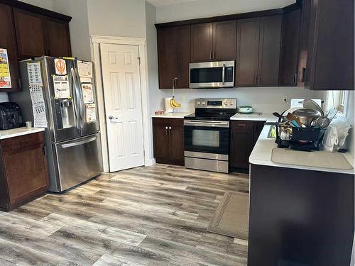 2120 21 Avenue, Didsbury, AB - Indoor Photo Showing Kitchen