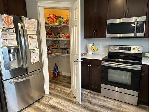 2120 21 Avenue, Didsbury, AB - Indoor Photo Showing Kitchen