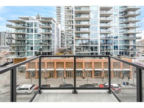 510-550 Riverfront Avenue Se, Calgary, AB - Outdoor With Balcony With Facade