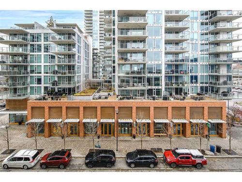 510-550 Riverfront Avenue Se, Calgary, AB - Outdoor With Balcony With Facade