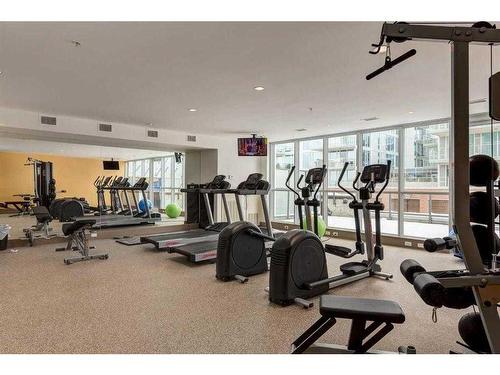 510-550 Riverfront Avenue Se, Calgary, AB - Indoor Photo Showing Gym Room