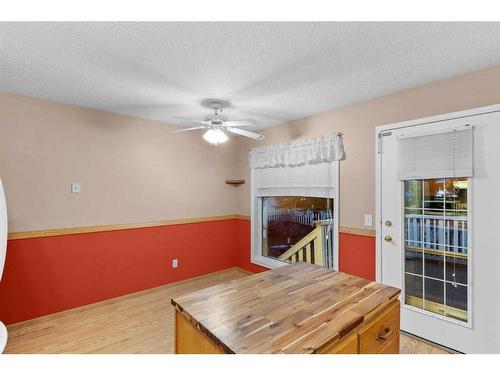 15 Village Green, Carstairs, AB - Indoor