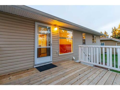 15 Village Green, Carstairs, AB - Outdoor With Deck Patio Veranda With Exterior