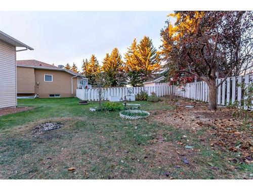 15 Village Green, Carstairs, AB - Outdoor