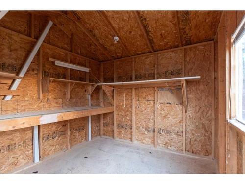 15 Village Green, Carstairs, AB -  Photo Showing Other Room