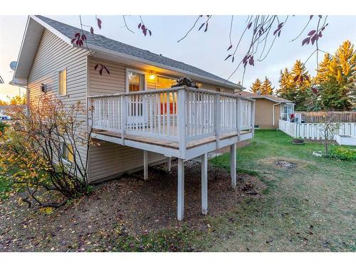 15 Village Green, Carstairs, AB - Outdoor With Deck Patio Veranda