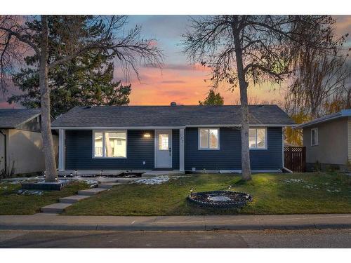 727 Hunterston Road Nw, Calgary, AB - Outdoor