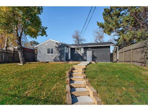 727 Hunterston Road Nw, Calgary, AB - Outdoor