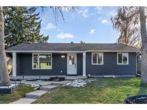 727 Hunterston Road Nw, Calgary, AB - Outdoor