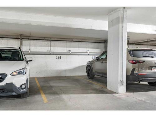 202-3375 15 Street Sw, Calgary, AB - Indoor Photo Showing Garage