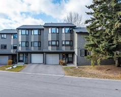 97-23 Glamis Drive SW Calgary, AB T3E 6S3