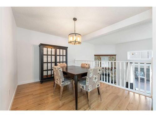 97-23 Glamis Drive Sw, Calgary, AB - Indoor Photo Showing Dining Room