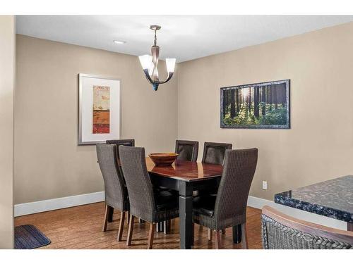 106-173 Kananaskis Way, Canmore, AB - Indoor Photo Showing Dining Room