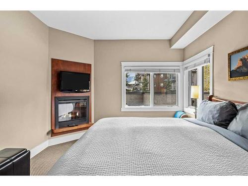 106-173 Kananaskis Way, Canmore, AB - Indoor Photo Showing Bedroom