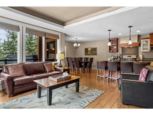 106-173 Kananaskis Way, Canmore, AB - Indoor Photo Showing Living Room