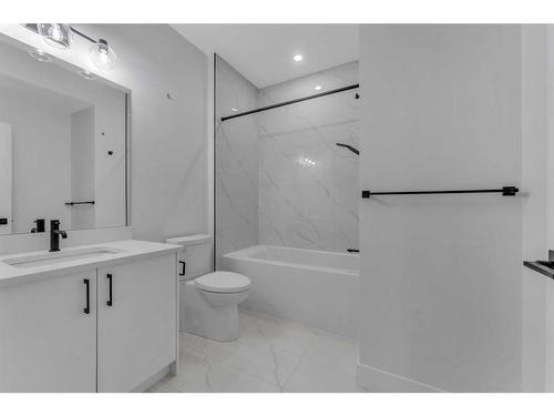 1-1927 27 Street Sw, Calgary, AB - Indoor Photo Showing Bathroom