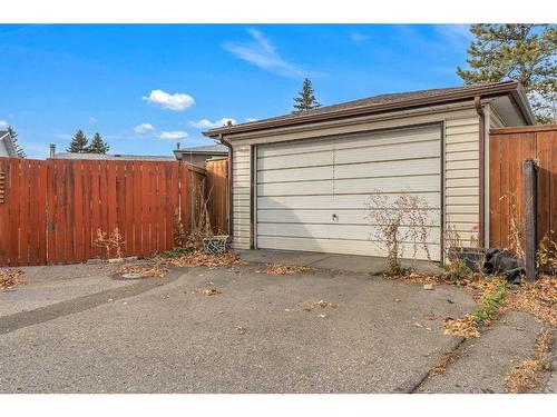 984 Rundlecairn Way Ne, Calgary, AB - Outdoor