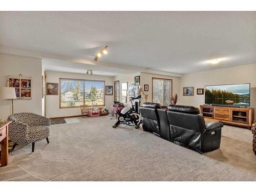 32 Valley Ponds Place Nw, Calgary, AB - Indoor