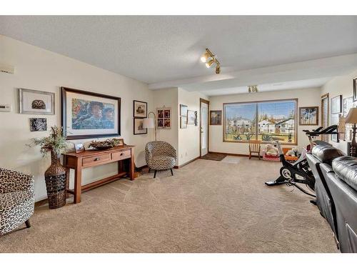 32 Valley Ponds Place Nw, Calgary, AB - Indoor