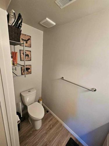 7 Cedar Springs Gardens Sw, Calgary, AB - Indoor Photo Showing Bathroom