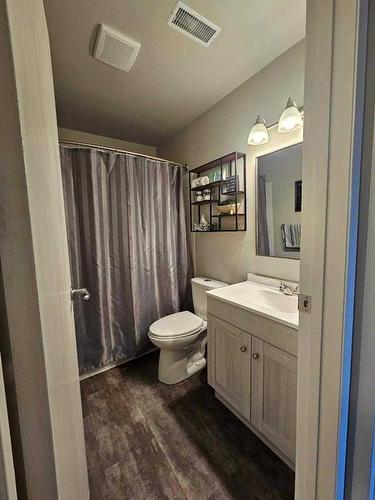 7 Cedar Springs Gardens Sw, Calgary, AB - Indoor Photo Showing Bathroom