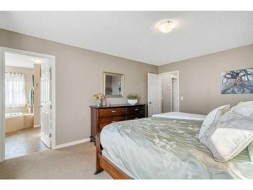 32 St Moritz Terrace Sw, Calgary, AB - Indoor Photo Showing Bedroom