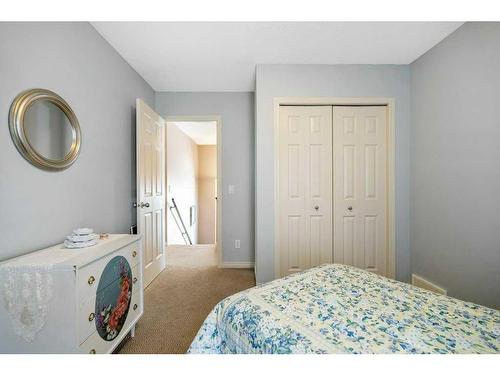 32 St Moritz Terrace Sw, Calgary, AB - Indoor Photo Showing Bedroom