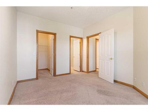 230-1920 14 Avenue Ne, Calgary, AB - Indoor Photo Showing Other Room