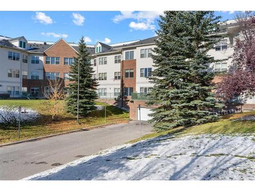 230-1920 14 Avenue Ne, Calgary, AB - Outdoor