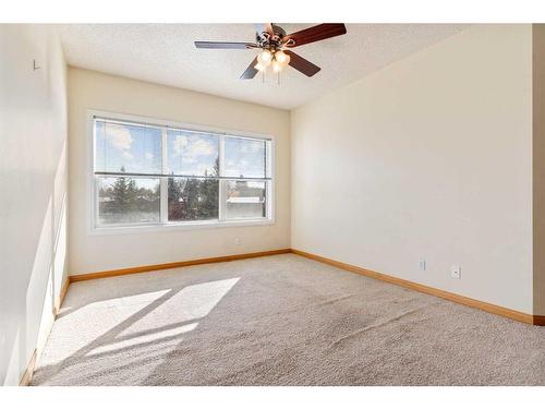 230-1920 14 Avenue Ne, Calgary, AB - Indoor Photo Showing Other Room