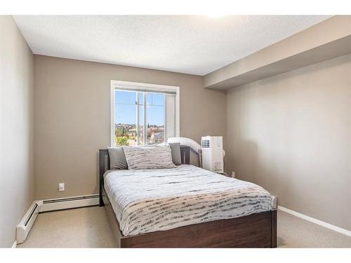 4310-60 Panatella Street Nw, Calgary, AB - Indoor Photo Showing Bedroom