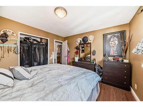 7803 34 Avenue Nw, Calgary, AB - Indoor Photo Showing Bedroom