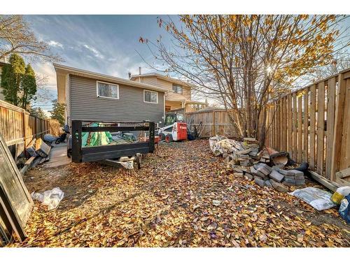 7803 34 Avenue Nw, Calgary, AB - Outdoor