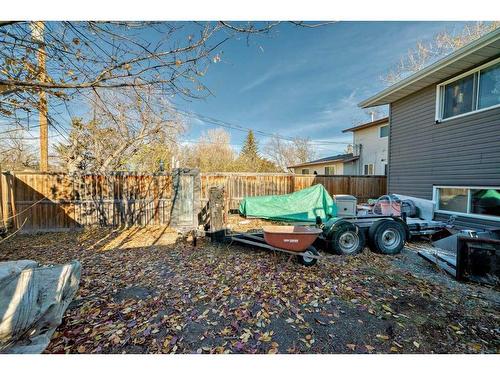 7803 34 Avenue Nw, Calgary, AB - Outdoor