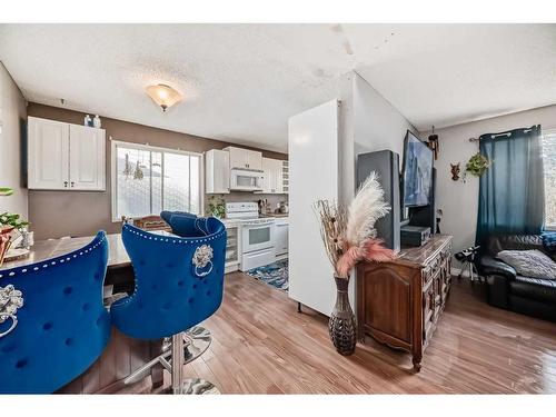 7803 34 Avenue Nw, Calgary, AB - Indoor