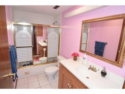 163 Shannon Circle Sw, Calgary, AB - Indoor Photo Showing Bathroom