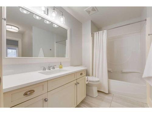 111 Woodland Lane, Rural Rocky View County, AB - Indoor Photo Showing Bathroom