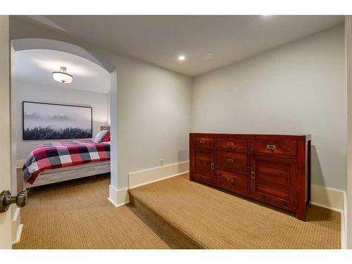 111 Woodland Lane, Rural Rocky View County, AB - Indoor Photo Showing Bedroom