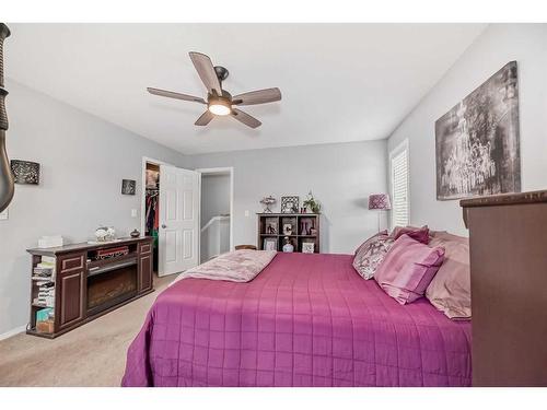 205 Country Village Manor Ne, Calgary, AB - Indoor Photo Showing Bedroom